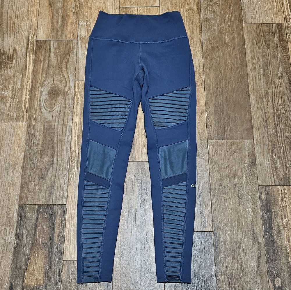 ALO Yoga Navy Leggings with Black Mesh Accents
